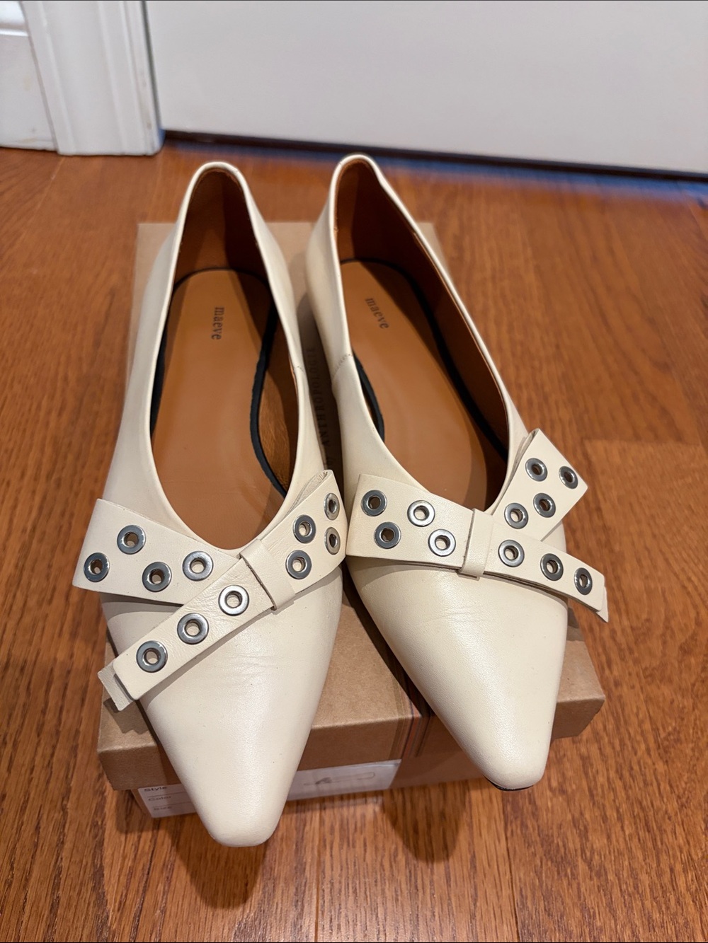 Anthropologie Maeve Grommet Bow Pointed Toe Flat